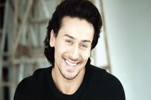 1556004335 tiger shroff