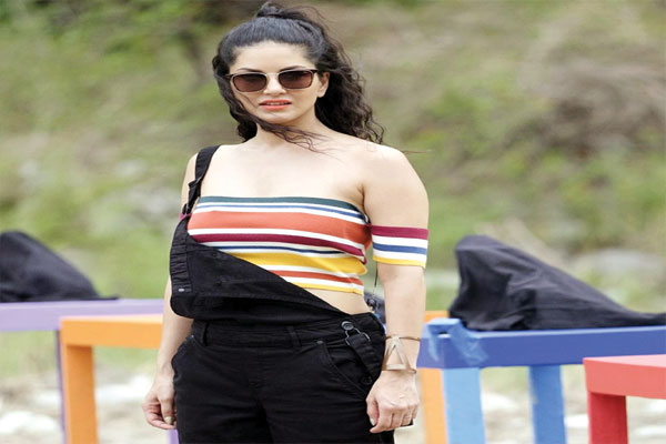 1556004345 sunny leone