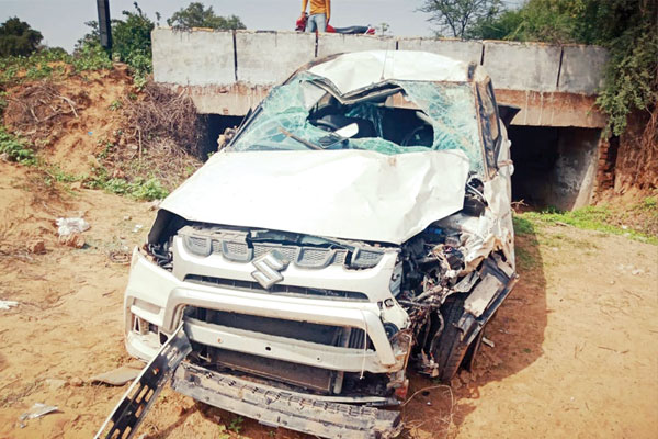 1556011790 car collision
