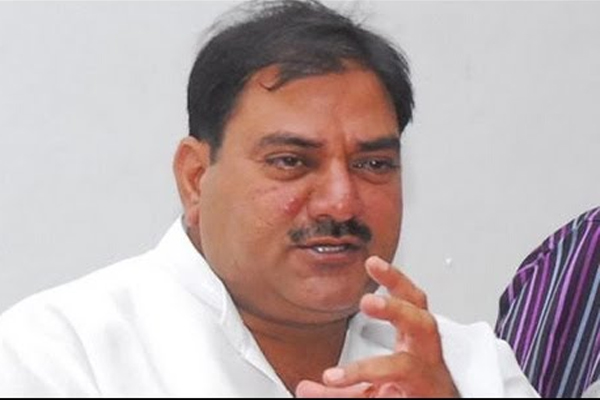 1556012084 abhay chautala600