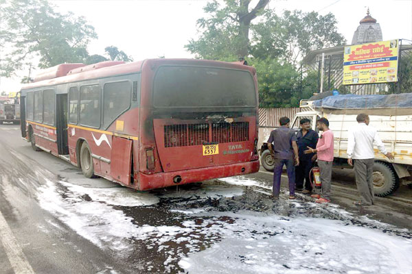 1556012256 fire bus
