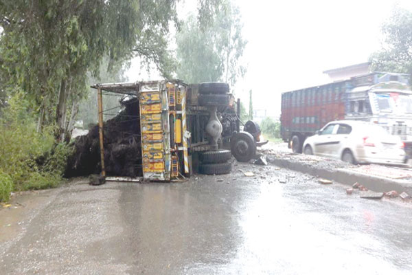 1556012380 truck