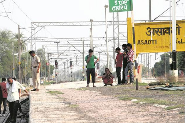 1556012522 balbhgarh station