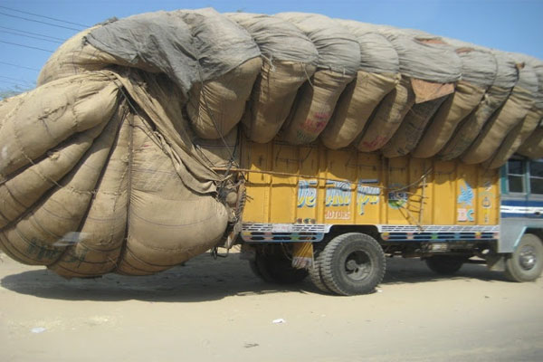 1556012840 overloded dumpar