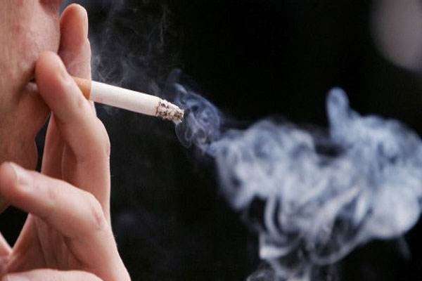 1556012912 smoking