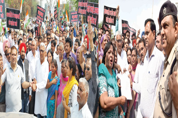 1556013960 cong protest 1