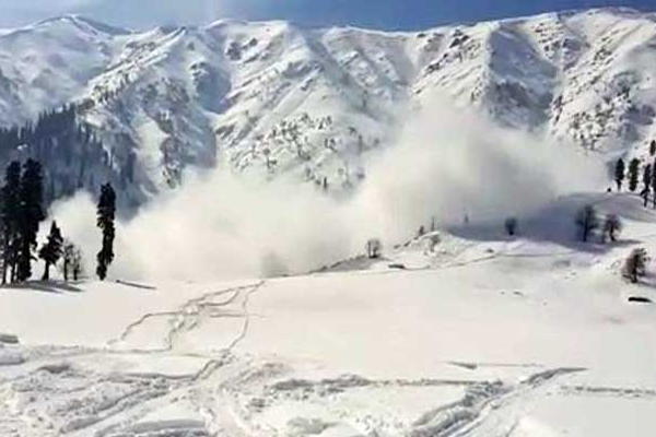 1556020216 kashmir avalanche