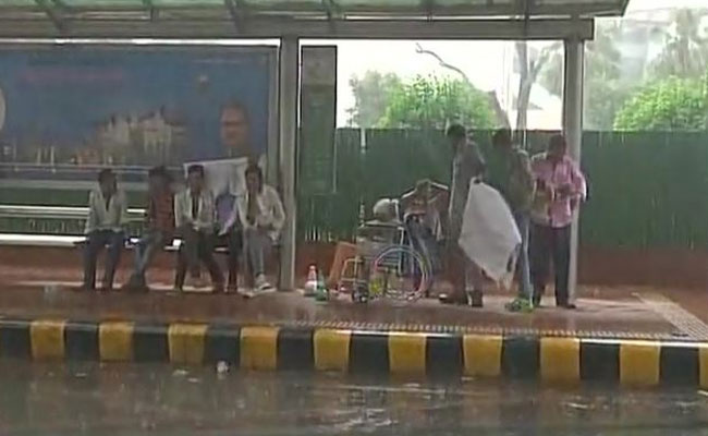 1556029926 rain in delhi12