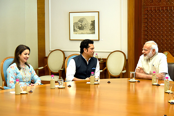 1556029981 sachin meet modi