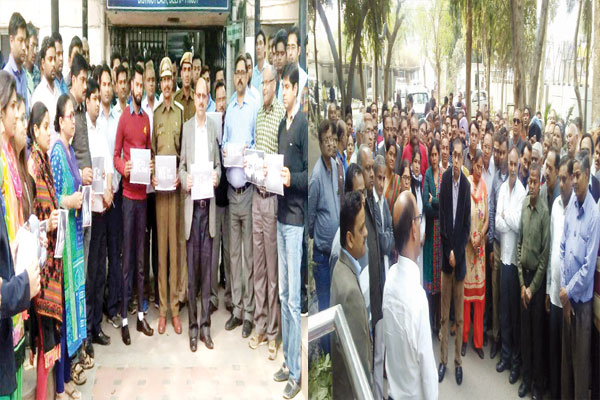 1556030216 ias officer