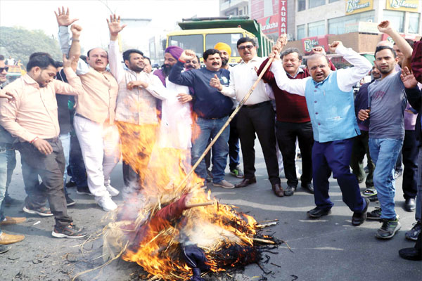 1556030261 protest kejriwal