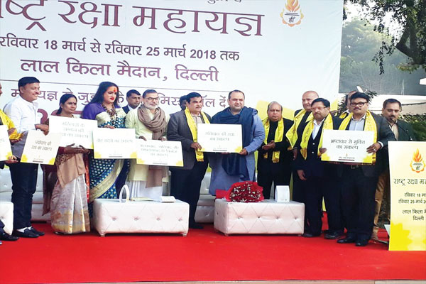 1556030510 gadkari