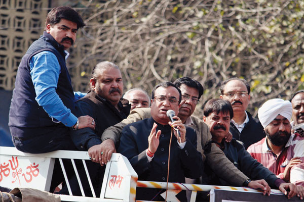 1556030649 ajay makan cong