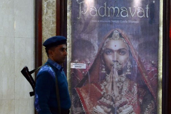 1556030751 padmavat 3