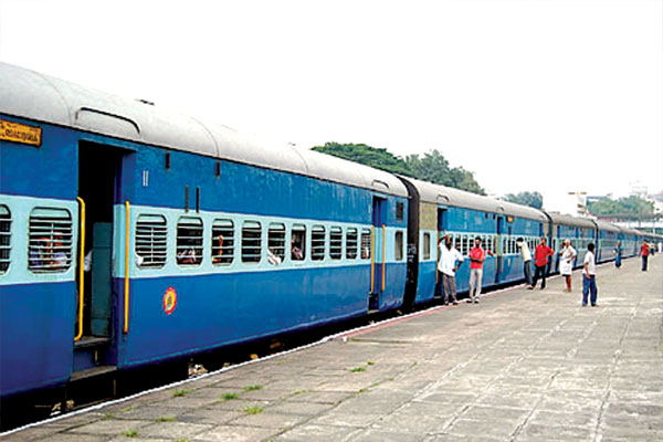 1556030946 train