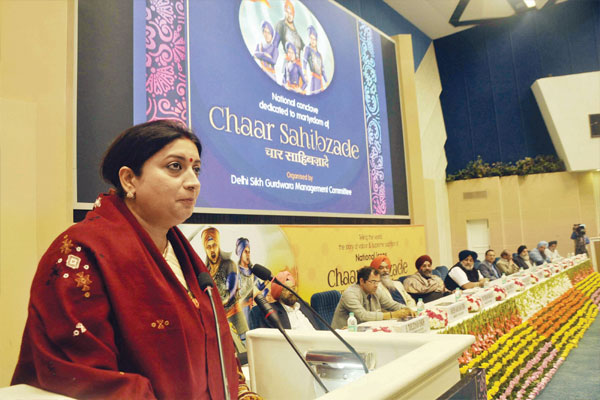 1556031017 smriti irani