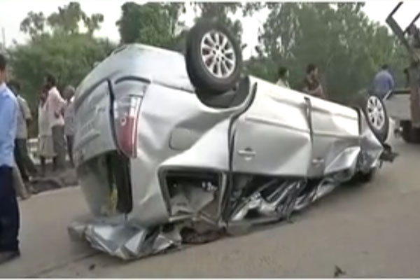 1556031196 delhi accident