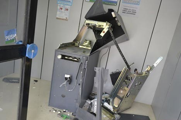 1556091814 atm6001