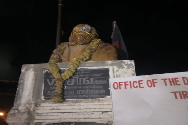 1556092498 periyar statue