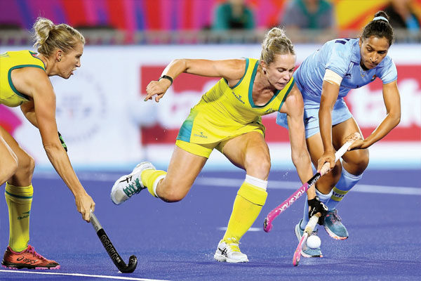 1556093891 women hockey team