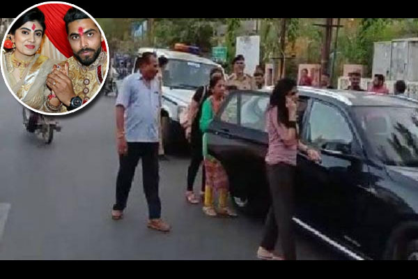 1556096416 jadeja wife