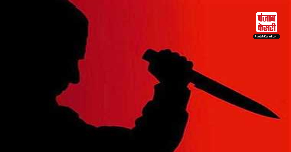 Attacked with knife in crowded market