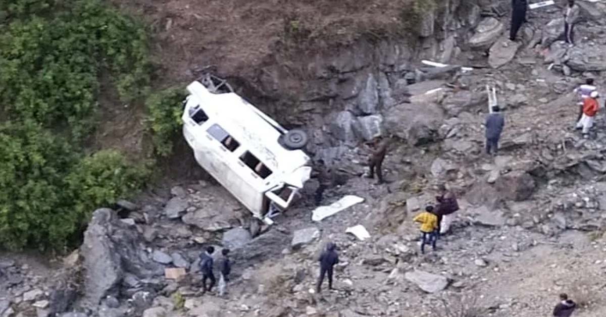 J&K Car falls into deep ditch