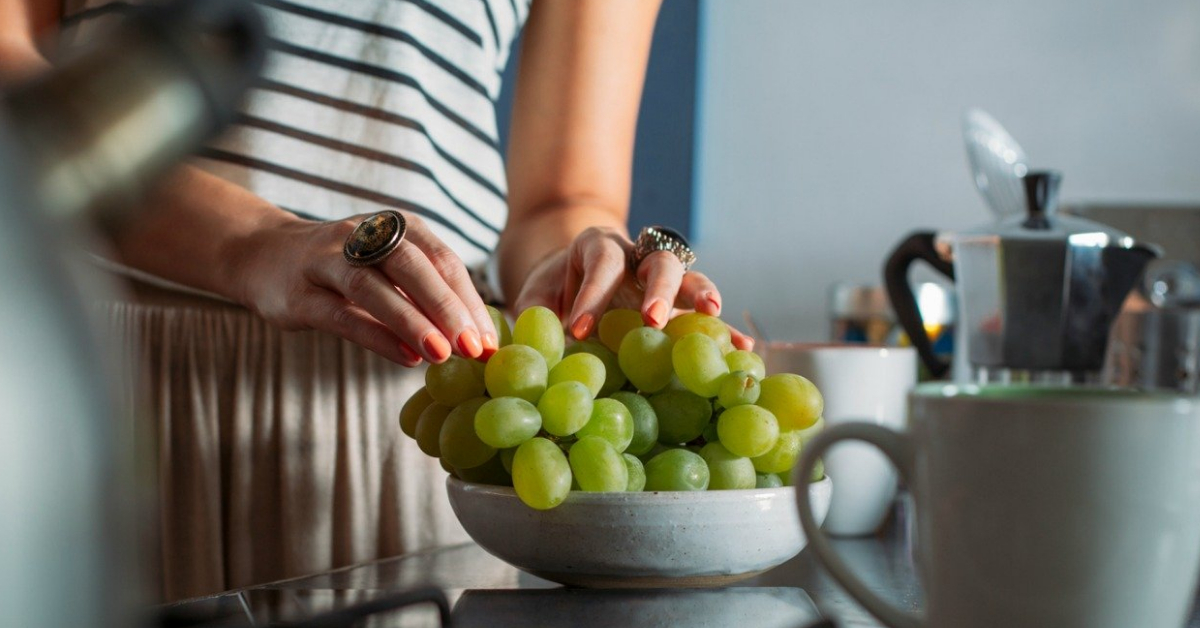woman started a side hustle using a punnet of grapes
