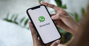 क्या कोई और चला रहा है आपका WhatsApp? लिंक डिवाइस फीचर से करें चेक !