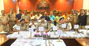Kushinagar में जाली नोट के कारोबार में लिप्त गिरोह का भंडाफोड़, 10 आरोपी गिरफ्तार