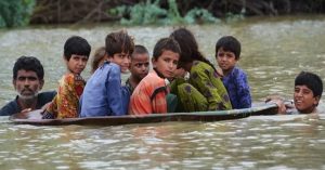Pakistan Flood : सिंध प्रांत में बाढ़ के कारण 230000 बच्चे प्रभावित, नहीं जा पा रहे स्कूल : UNICEF