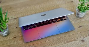 दिवाली पर धमाकेदार ऑफर, Amazon पर कम कीमत में खरीद सकते हैं Apple का धांसू लैपटॉप