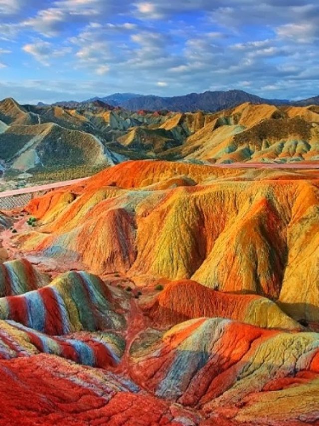 Zhangye-Danxia-National-Geological-Park-in-China