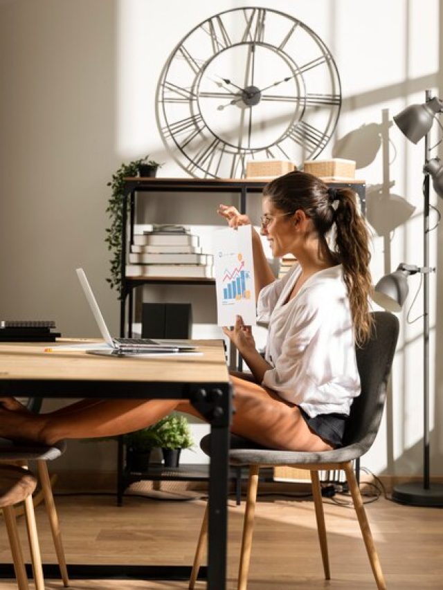 woman-showing-chart-laptop_23-2148751505