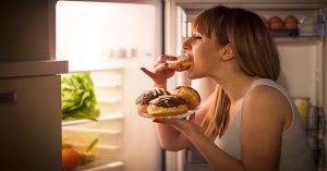 ऐसे करें अपनी क्रेविंग को कंट्रोल, Weight Loss जर्नी होगी आसान