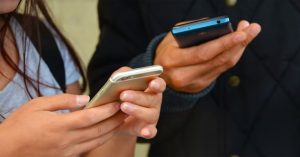फोन स्लो है? इसे तेज करने के लिए अपनाएं ये स्मार्ट सेटिंग्स!