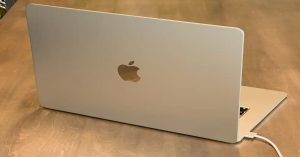 Apple MacBook Air M2 की कीमत में भारी छूट, फ्लिपकार्ट सेल में मिलेगा 70,000 रुपये से कम में