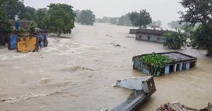Bihar Flood Update : CM Nitish ने बिहार के बाढ़ प्रभावित क्षेत्रों का हवाई सर्वेक्षण किया