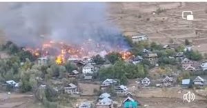 जम्मू-कश्मीर के किश्तवाड़ में आग लगने से 68 घर जलकर खाक,राहत और पुनर्वास कार्य जारी