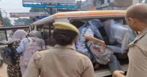 Uttar Pradesh : मुजफ्फरनगर में दो कैफे पर छापेमारी, पकड़े गए 40 से अधिक युवक-युवतियां