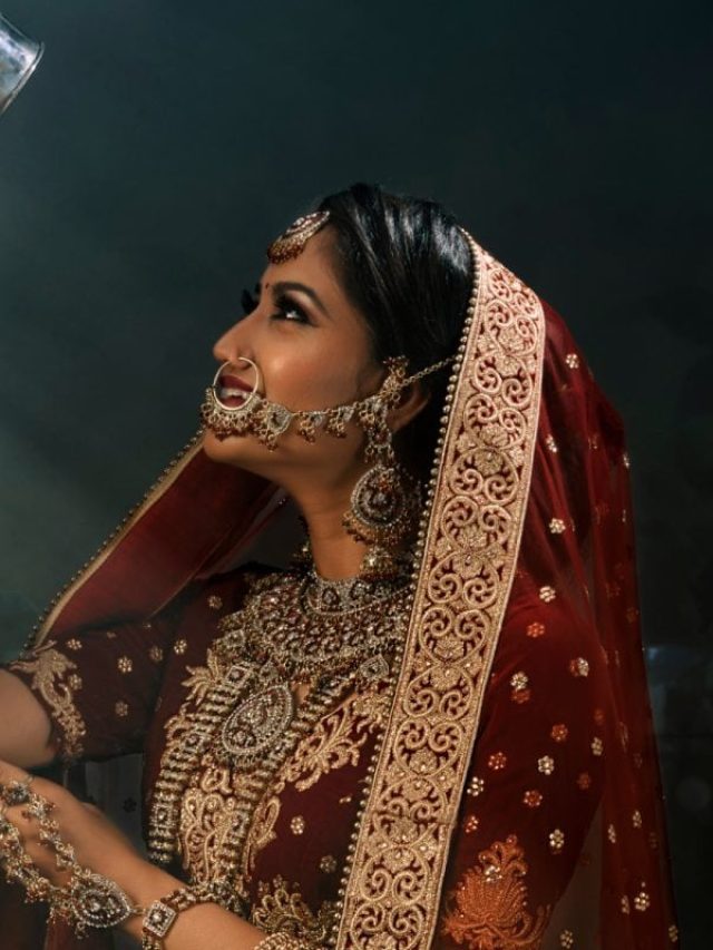 women on karwa chauth