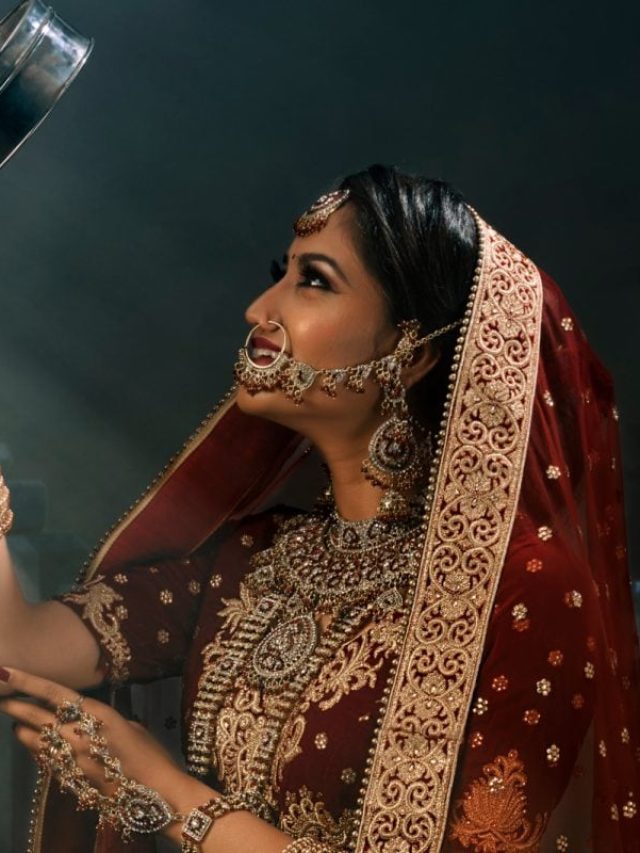 women on karwa chauth