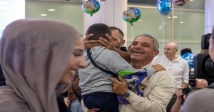 Lebanon : लेबनान से निकाले गए 349 ऑस्ट्रेलियाई सिडनी पहुंचे