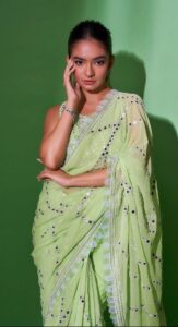 Anushka Sen Ethnic Wear: Bhai Dooj पर Try करें Anushka Sen के ये आउटफिट्स