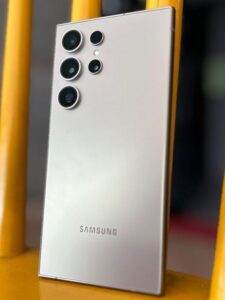 Amazon Sale: Samsung के इस 5G मॉडल पर मिल रही है भारी छूट, यहां देखें Latest Deals