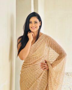 Shweta Tiwari Saree Looks : Chhath Puja पर लुक में चार चांद लगाने के लिए पहनें Shweta Tiwari की तरह साड़ियां