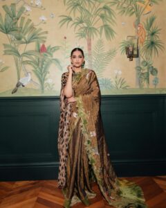 Sonam Kapoor Saree Looks: सोनम कपूर के ये साड़ी लुक्स हैं स्टाइलिश, आप भी करें ट्राई