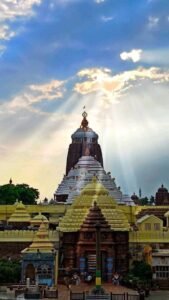 पुरी के जगन्नाथ मंदिर में आ रही है दरारे और रिस रहा है पानी, जानिए पूरी खबर