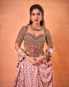 Latest Blouse Design: स्टाइलिश फुल स्लीव्स ब्लाउज के ये पैटर्न चुनकर आप पा सकती हैं गॉर्जियस लुक