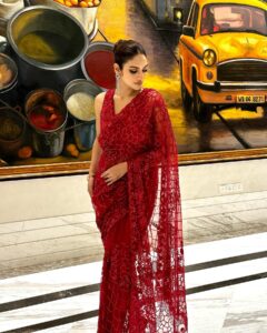 Wedding Party Outfit:ट्रेडिशनल से वेस्टर्न तक, वेडिंग सीजन के लिए परफेक्ट हैं नुसरत के ये आउटफिट